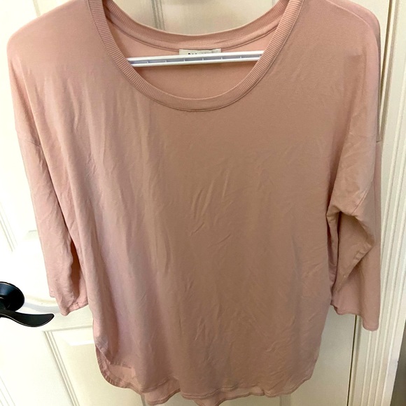 Light pink Babaton top! - Picture 2 of 3